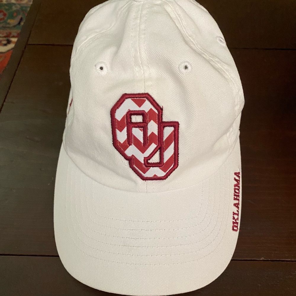 OU Women’s Cotton Hat-perfect for football season!!🏈